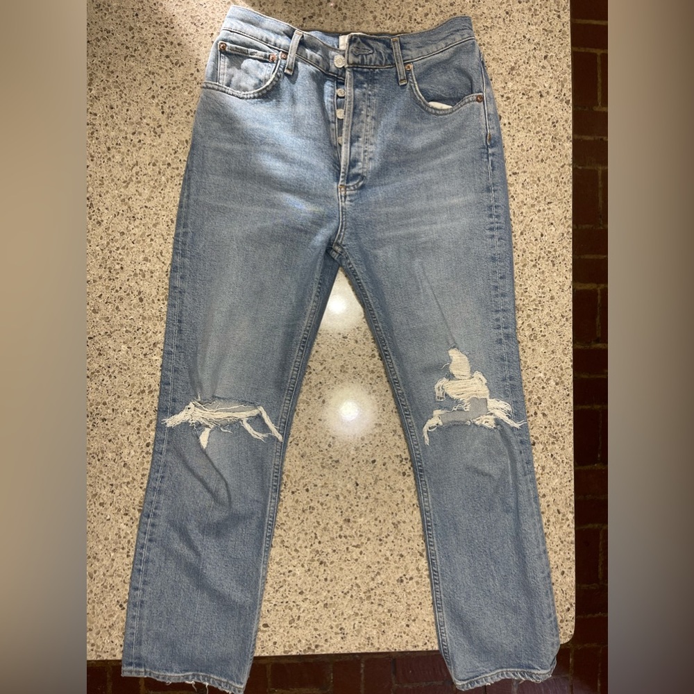 Agolde Riley jean in Whiplash. Size 27 but rigid denim and fits more like 26.
